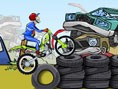 Motorcu Hurdalıkta